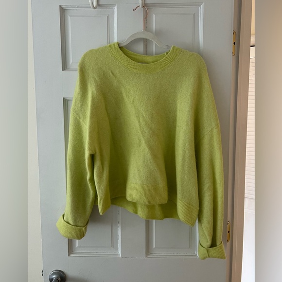 Neon green wool & other stories sweater! - Picture 3 of 5